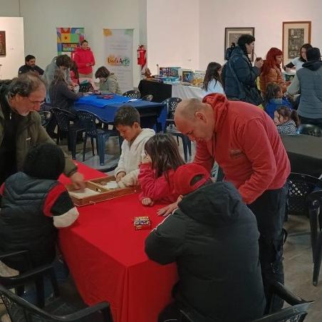 ESPACIOS DE ENCUENTRO JUGAR